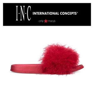 Fluffy Pom Pom Style Slides/Sandals 🔴 MEDIUM (7-8)